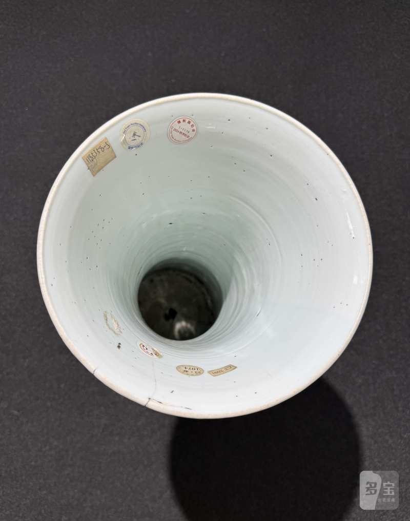 明崇祯 青花教子图花觚 - 图7